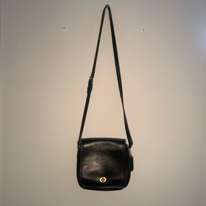 COACH • Vintage Black Crossbody with Clasp
